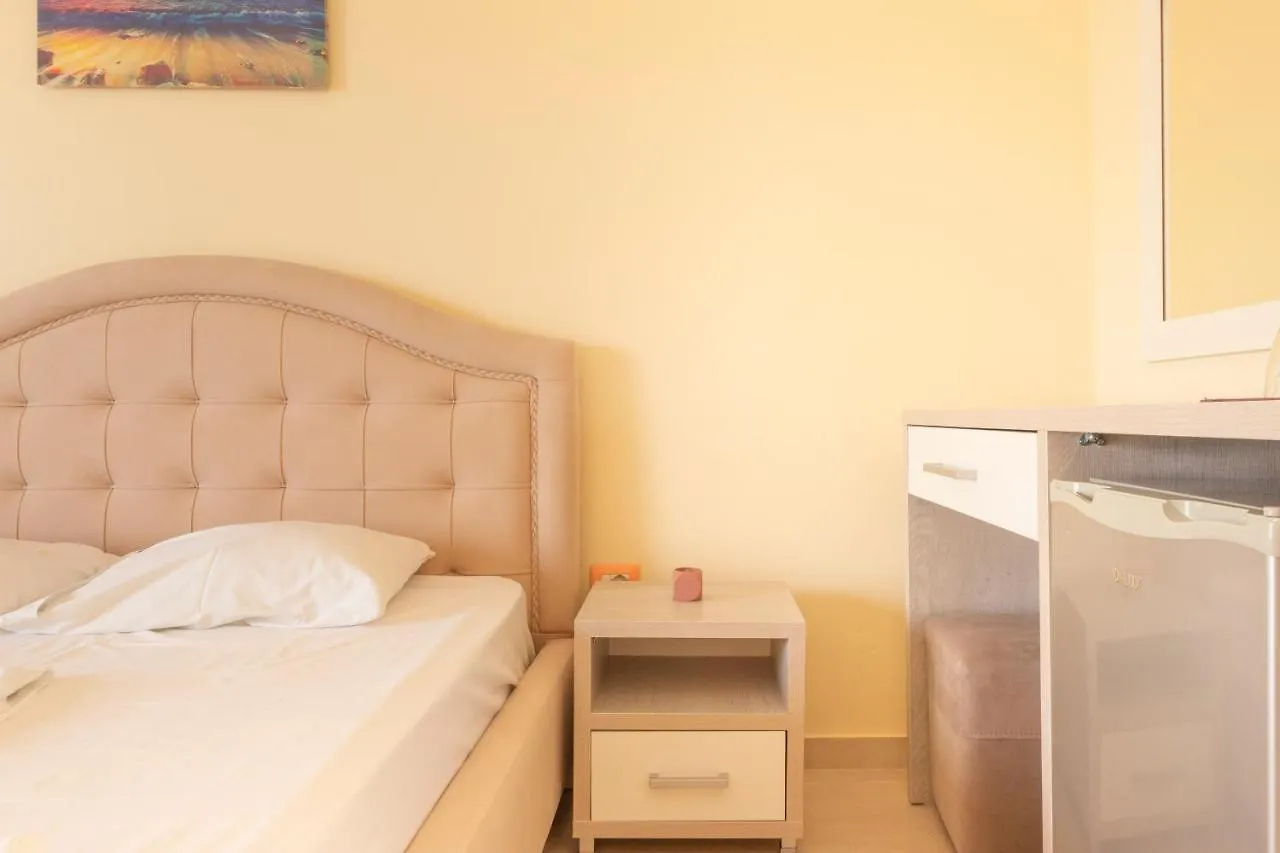 Hotel Mesun הימארה 3*,  אלבניה