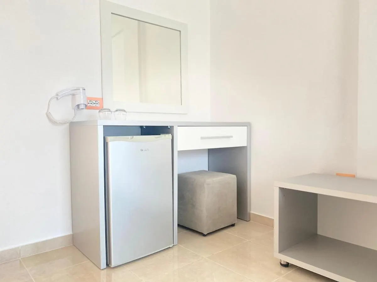 Hotel Mesun הימארה 3*,  אלבניה