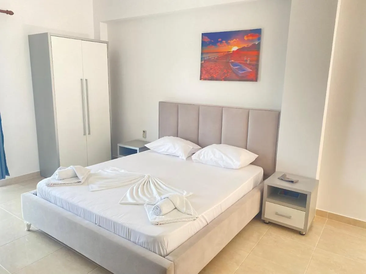 Hotel Mesun Himare 3*,