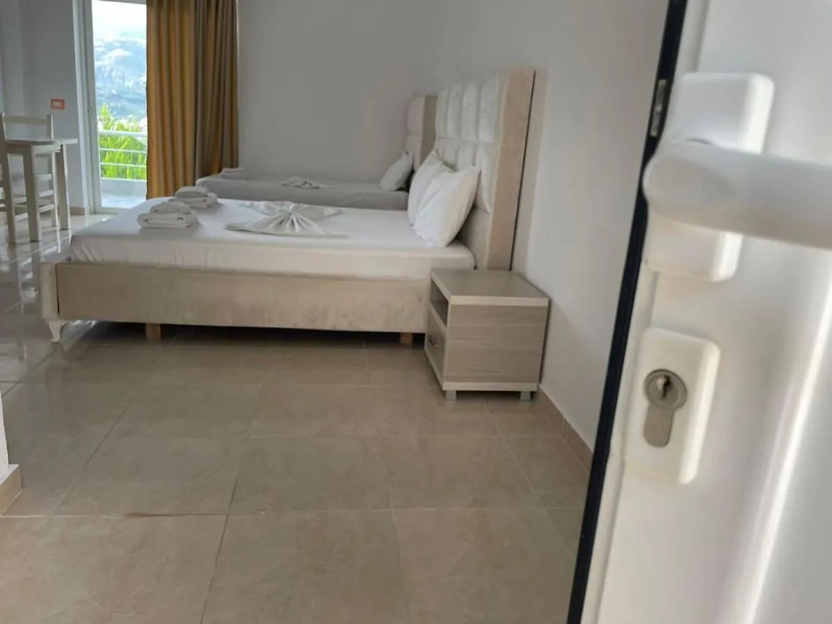 Hotel Mesun Himare 3*,