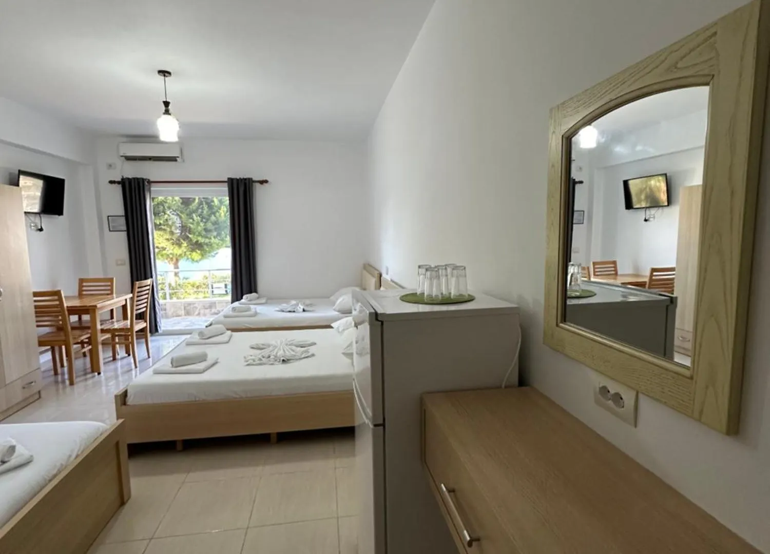Hotel Mesun Himare 3*,  Albania