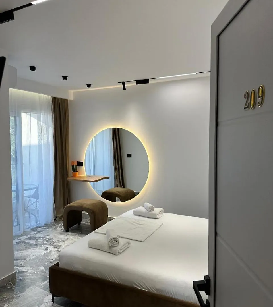 Hotel Mesun Himare 3*,