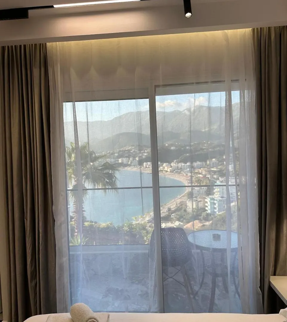 Hotel Mesun Himare 3*,